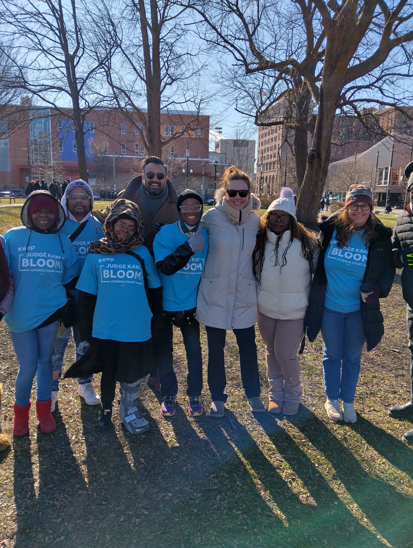 Volunteer with Kari Bloom